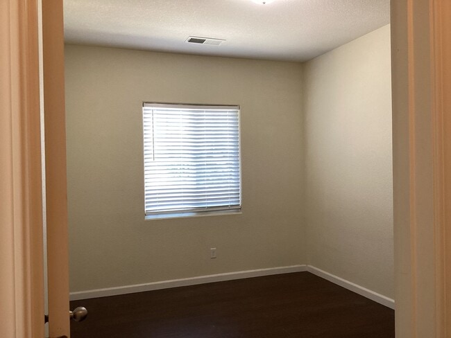 Building Photo - 7479 E Giavanna Ave