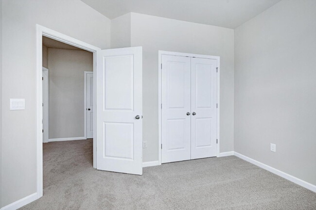 Building Photo - 2229 Horton Pk Dr