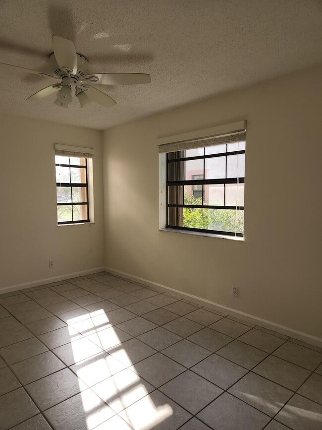 Building Photo - 3171 Leewood Terrace