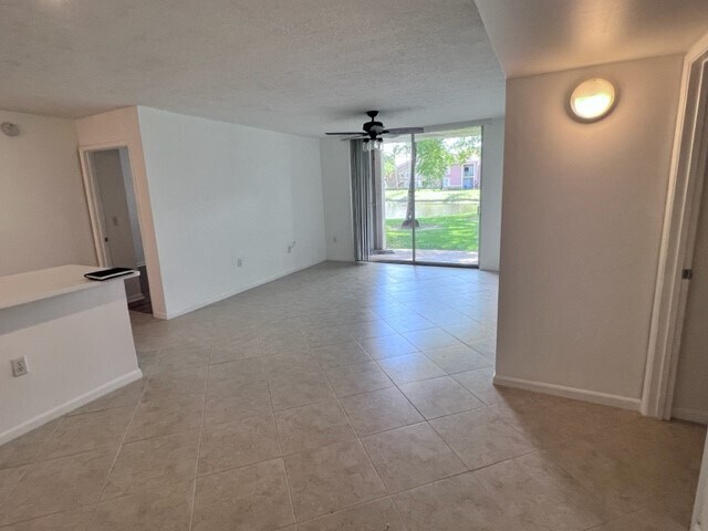Building Photo - 7832 Sonoma Springs Cir