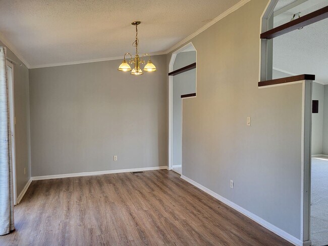 Building Photo - 1050 Isenhour Ct