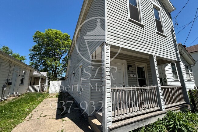 Building Photo - 61 Little St