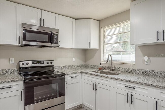 Building Photo - 5646 Festivo Dr