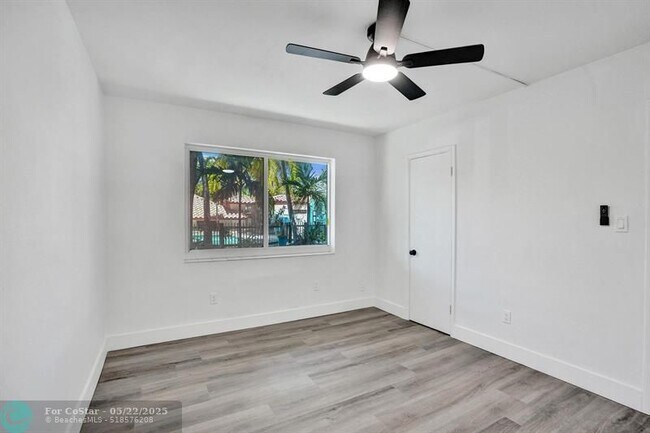 Building Photo - 1821 Middle River Dr