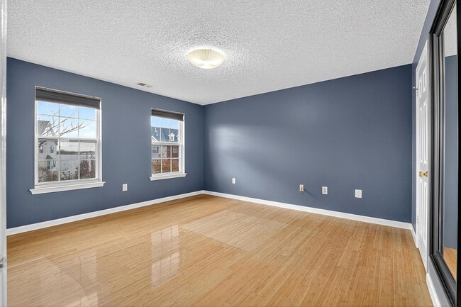 Building Photo - 144 Cherry St