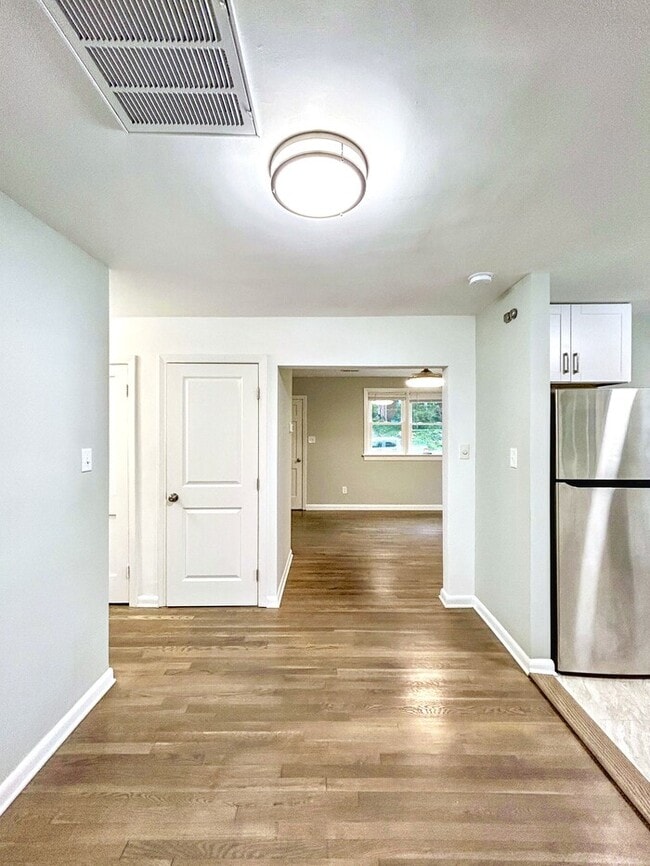 Building Photo - 1513 Cutshaw Pl