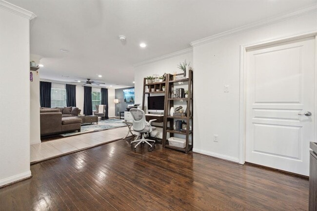 Building Photo - 3803 Zephyr St
