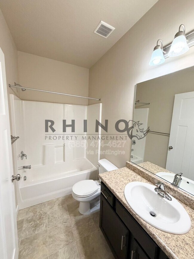 Building Photo - 3673 Lilac Heights Dr