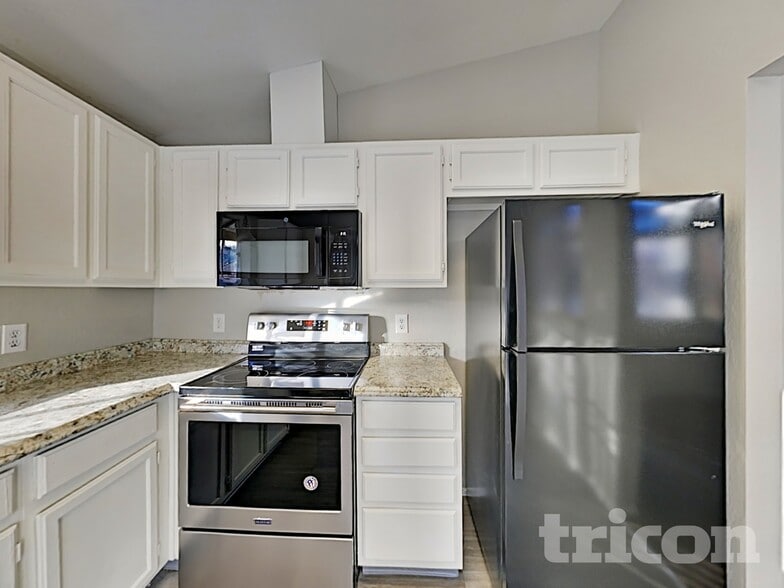 Building Photo - 6450 Enchanted Valley Dr