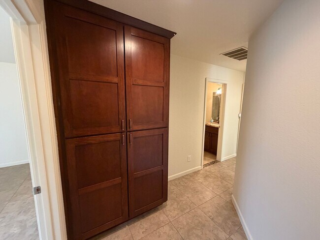 Building Photo - Beautiful Updated Home