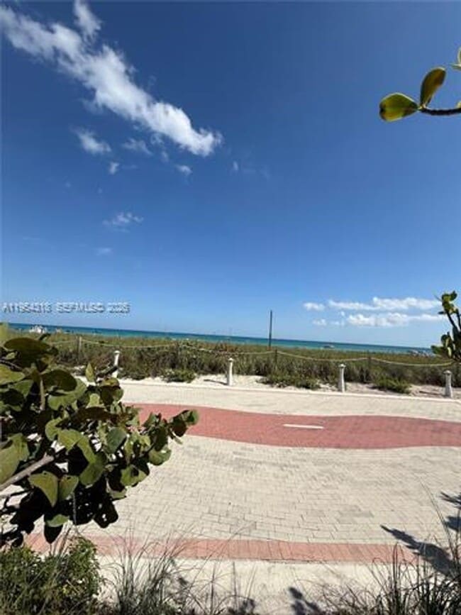 Building Photo - 5055 Collins Ave