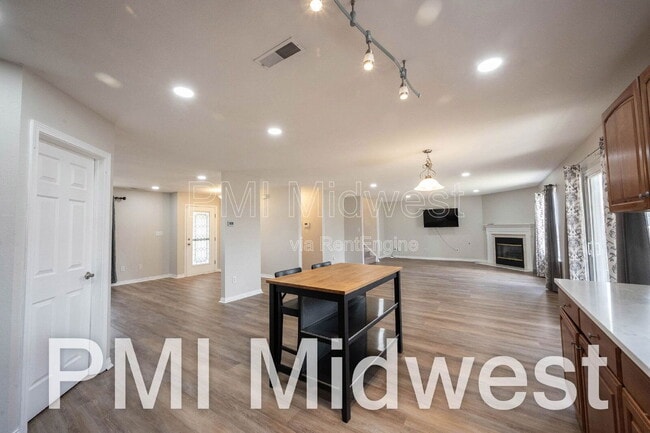 Building Photo - 18058 Cristin Way