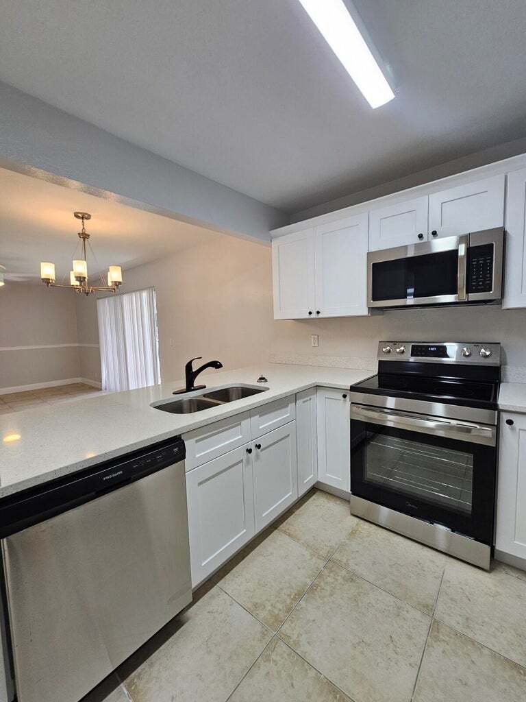 Building Photo - 1421 Windorah Way