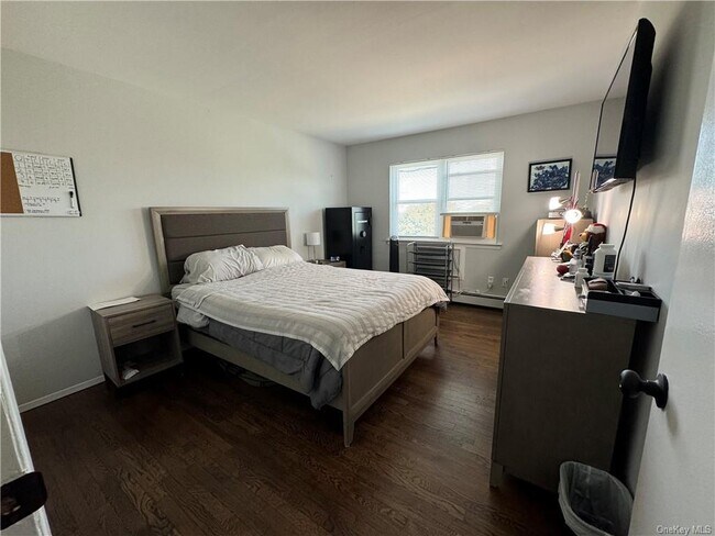 Building Photo - 12 Alpine Dr