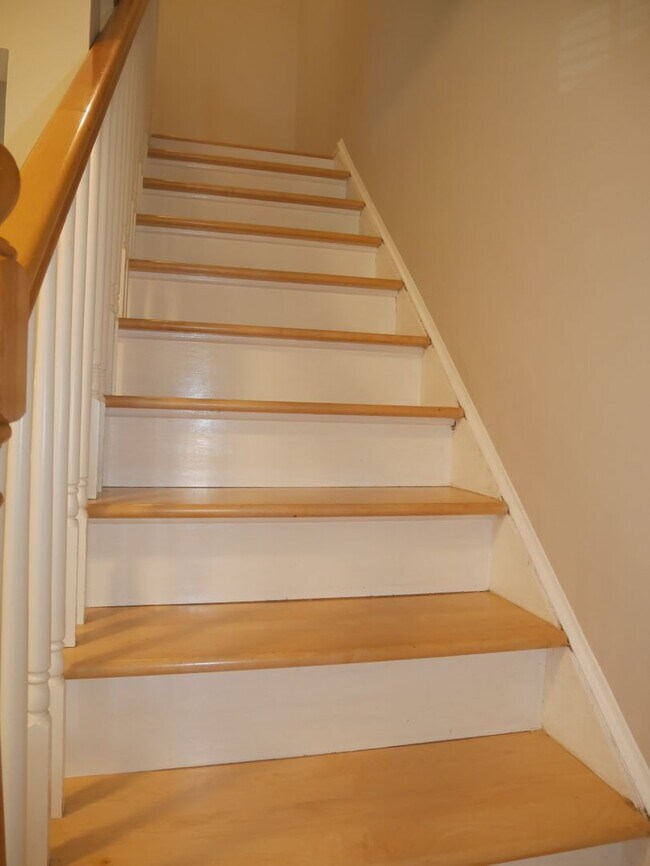 Building Photo - ***Bright and Beautifully Appointed 3BED/3BATH Townhome in Vienna for Rent ***