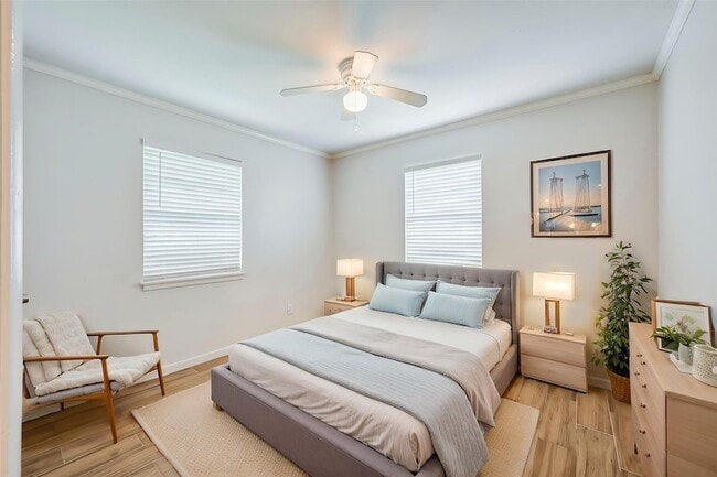 Building Photo - 1905 S Cooper St