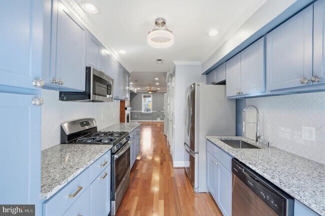 Building Photo - 1619 5th St NW