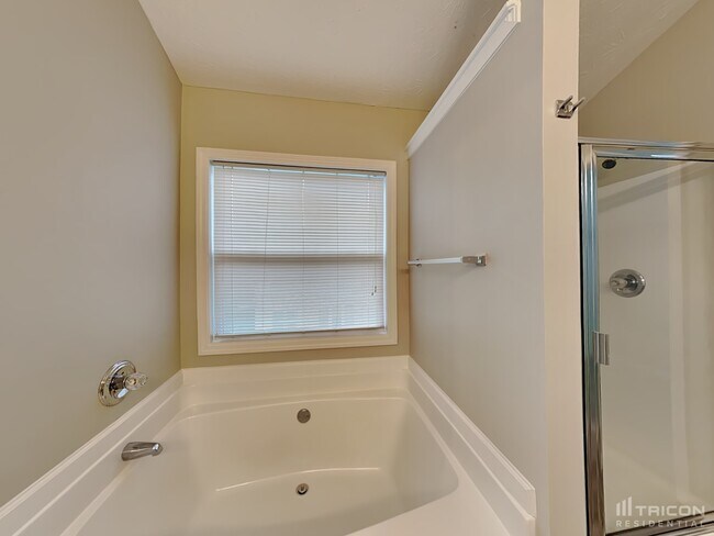 Building Photo - 100 Plumeria St