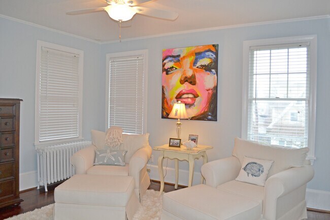 Building Photo - 16 S Somerset Ave