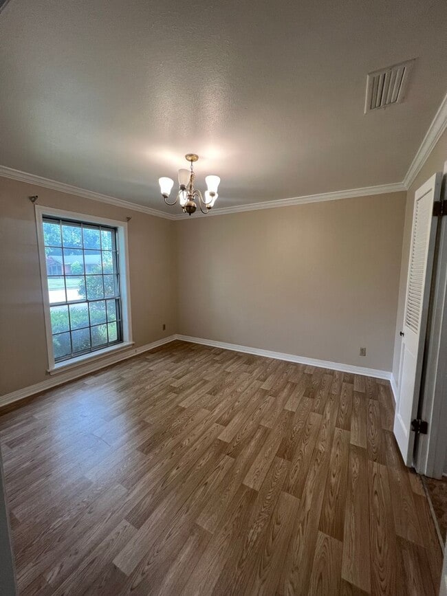 Building Photo - 810 Captain Shreve Dr