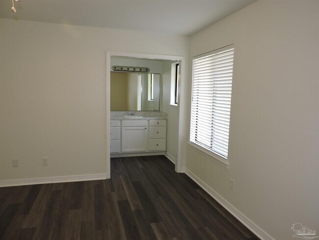 Building Photo - 9725 US-98