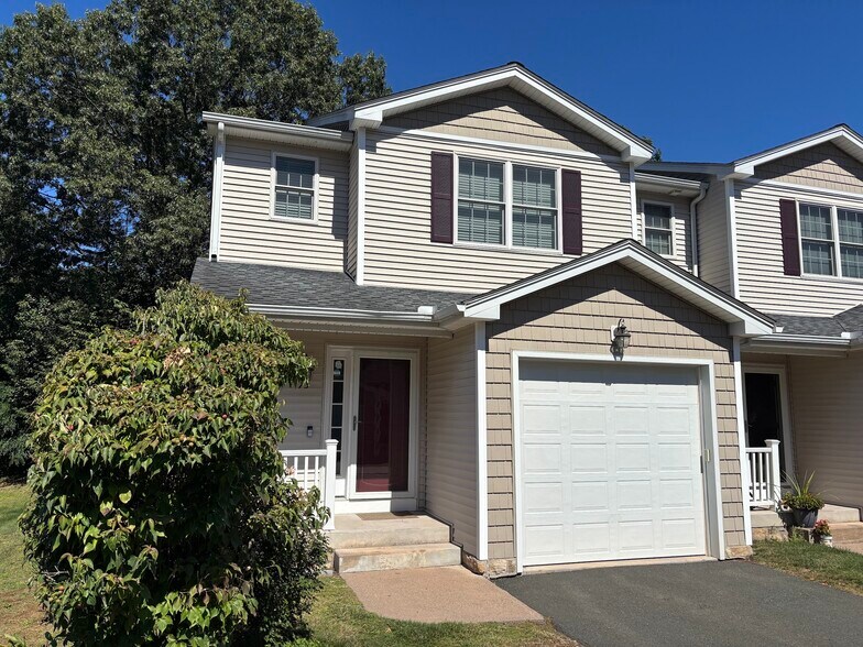 Primary Photo - 75 Gianna Dr