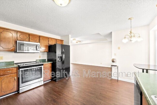 Building Photo - 3279 S Senseney Cir