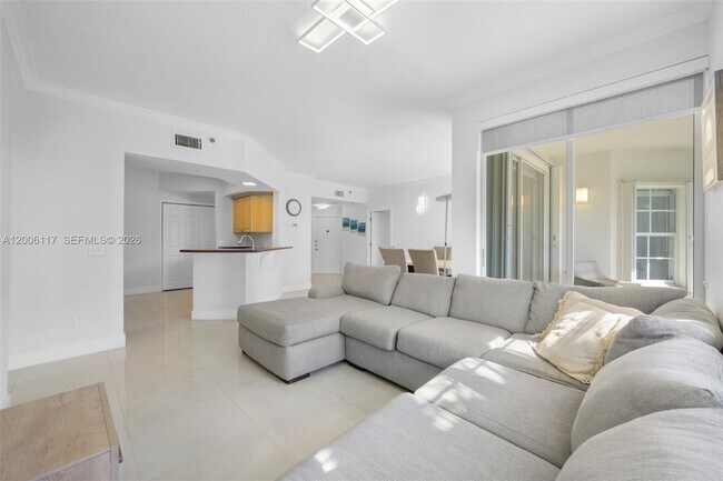 Building Photo - 3255 NE 184th St