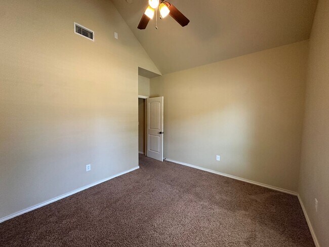 Building Photo - 4422 105th St