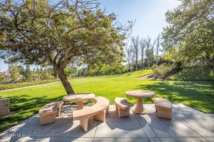 Picnic Area - 5837 Oak Bend Ln