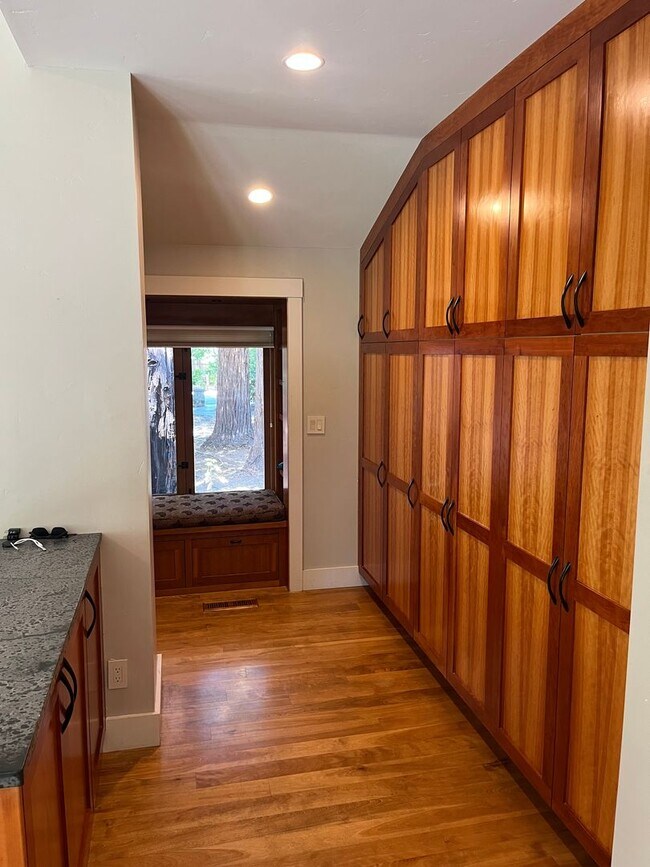 Building Photo - Luxury Furnished Monte Sereno Estate | Short-Term Executive Lease | Resort-Style Living