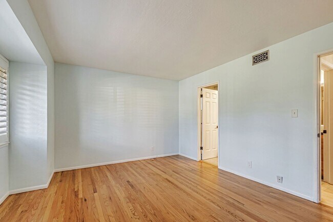 Building Photo - Elegant and Spacious 4Bedroom Sunnyvale Home
