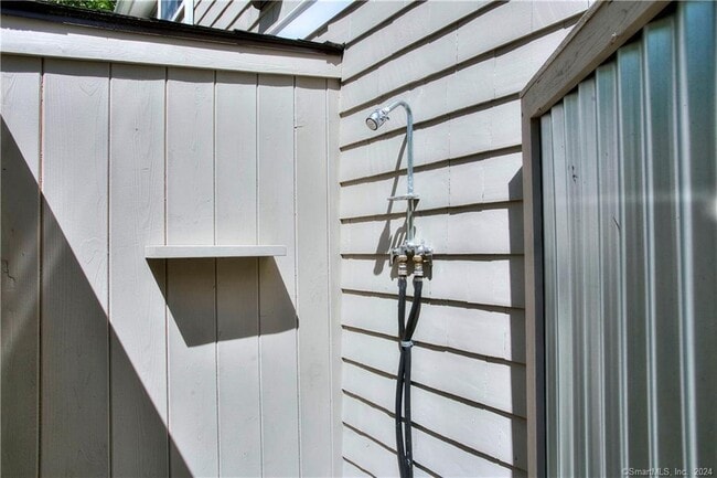 Building Photo - 1 Otter Trail