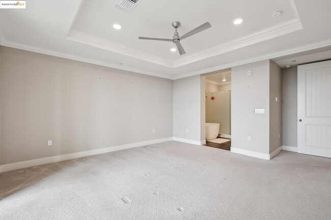 Building Photo - 6733 Skyview Dr