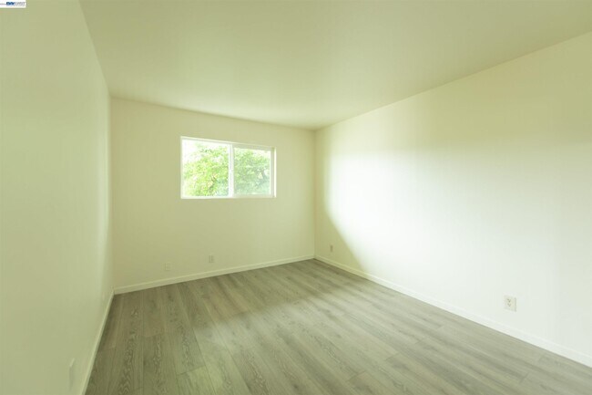 Building Photo - 3639 Patterson Ave