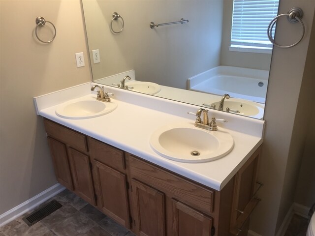 Building Photo - 4718 Vineyard Ct