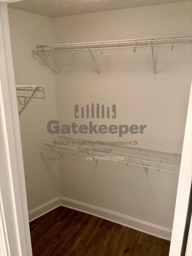 Building Photo - 76 Intown Pl