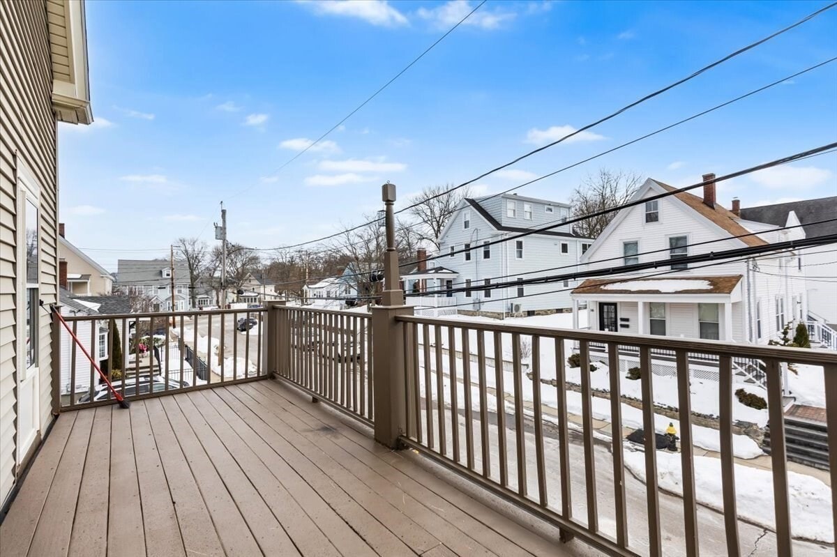 Building Photo - 15 Hillock St