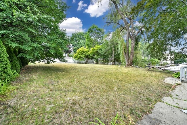 Building Photo - 21 Park St