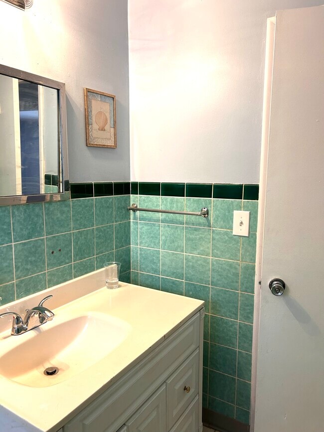 Building Photo - 4462 Lockwood Blvd