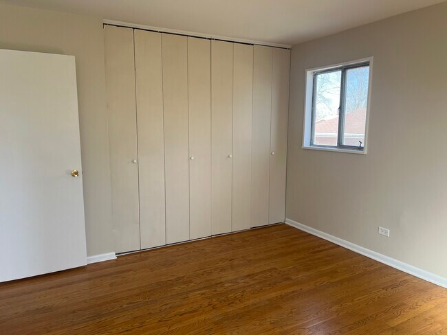 Building Photo - 319 Gentry St