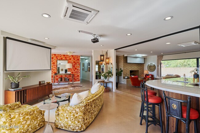 Building Photo - 4016 E Flynn Ln