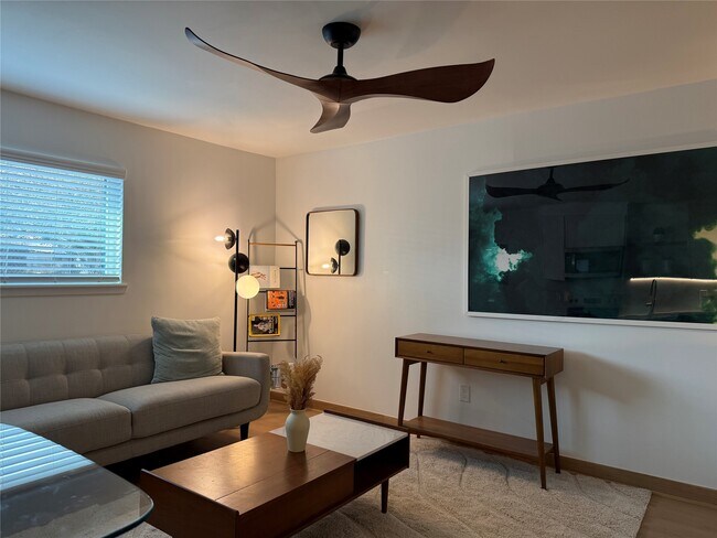 Building Photo - 1901 Richmond Ave.