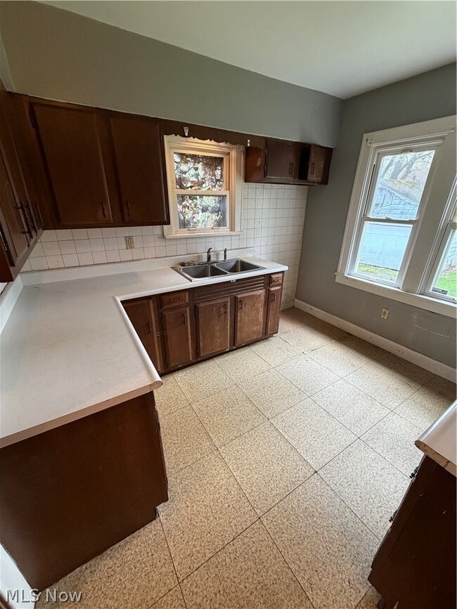 Building Photo - 119 Upland Ave