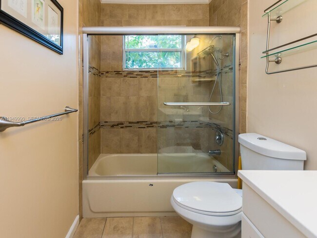 Building Photo - 5524 Garfield St