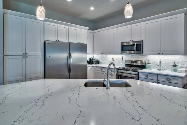 Building Photo - Spacious 4-Bedroom Home for Long-Term Lease in Holiday Shores | Miramar Beach, FL