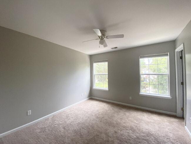 Building Photo - Mill Creek Townhome for Rent!