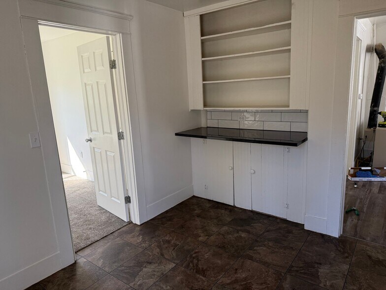 Building Photo - 100 Brook St