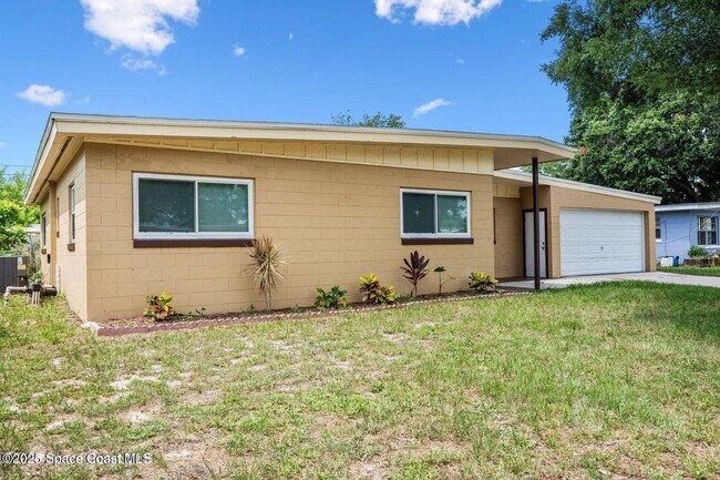 Building Photo - 855 Delano Rd
