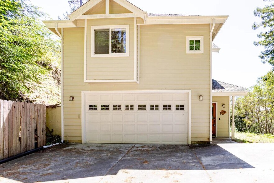 Building Photo - 22164 Umland Cir